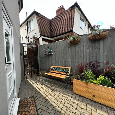 Cosy Studio Flat Лондон Екстериор снимка