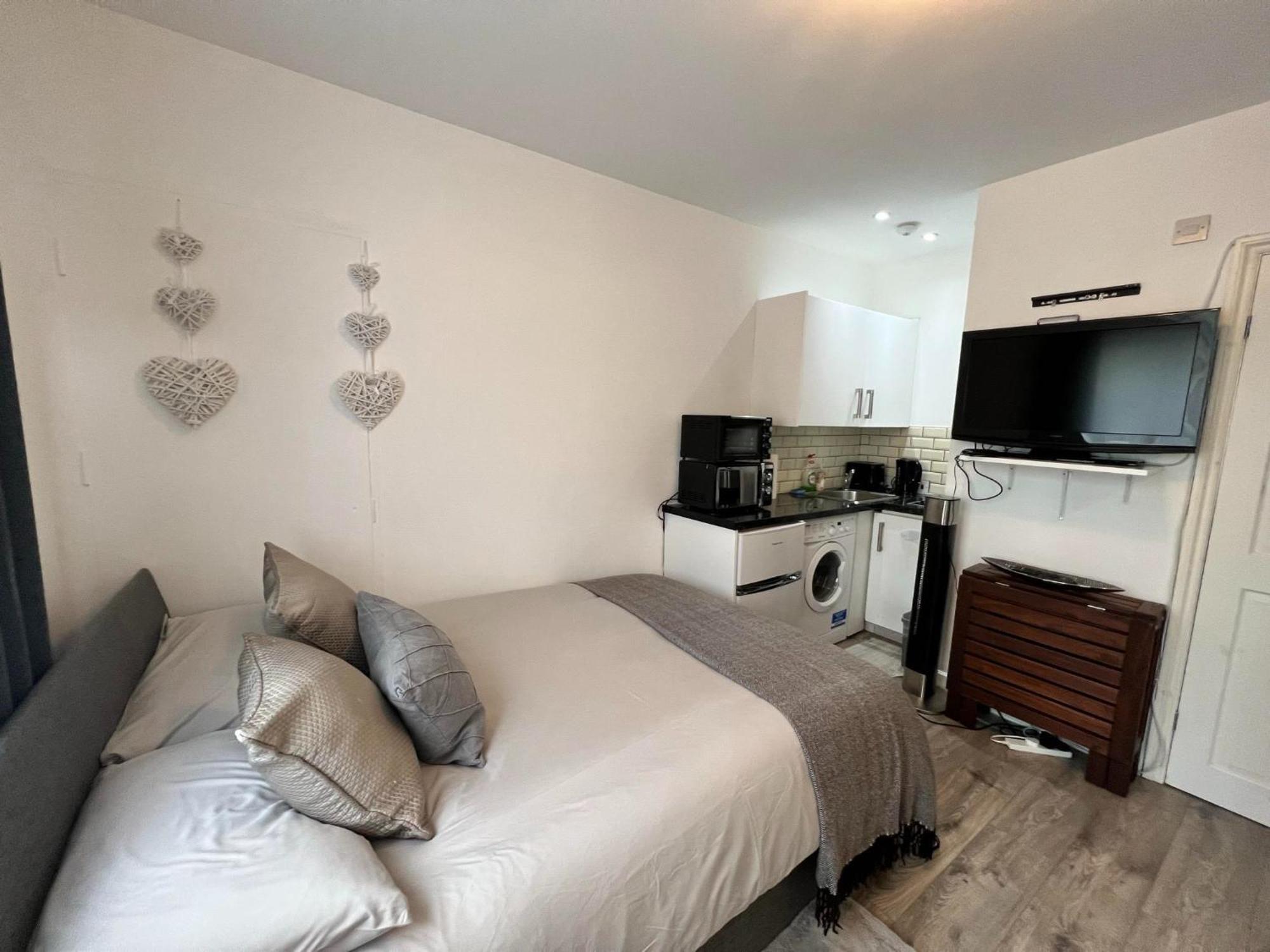 Cosy Studio Flat Лондон Екстериор снимка